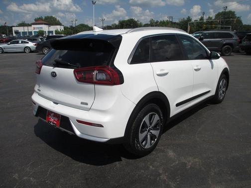 2017 Kia Niro LX