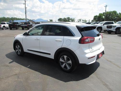 2017 Kia Niro LX