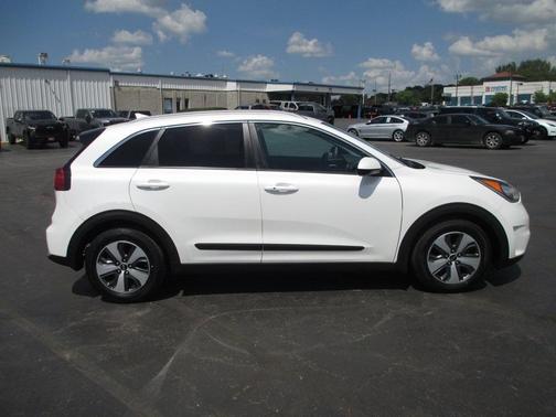 2017 Kia Niro LX