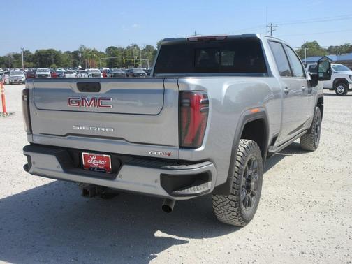 2025 GMC Sierra 2500 AT4