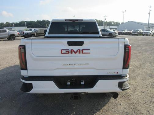 2025 GMC Sierra 2500 AT4
