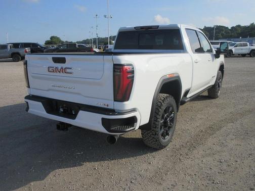 2025 GMC Sierra 2500 AT4