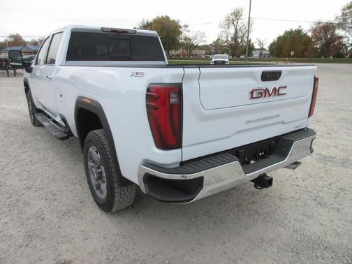 2026 GMC Sierra 3500 SLT