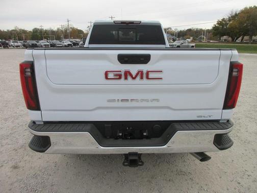 2026 GMC Sierra 3500 SLT