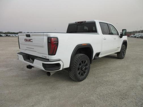 2025 GMC Sierra 2500 AT4
