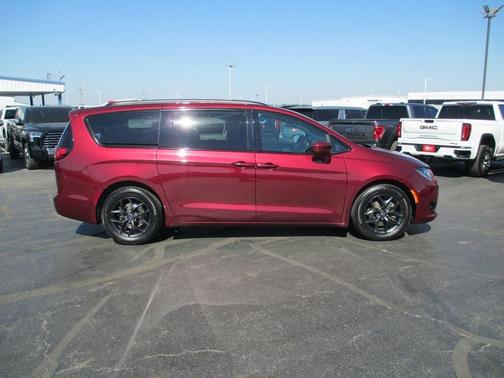 2018 Chrysler Pacifica Touring-L