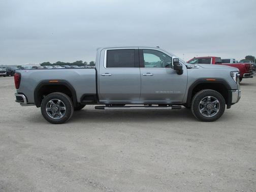 2025 GMC Sierra 2500 SLT