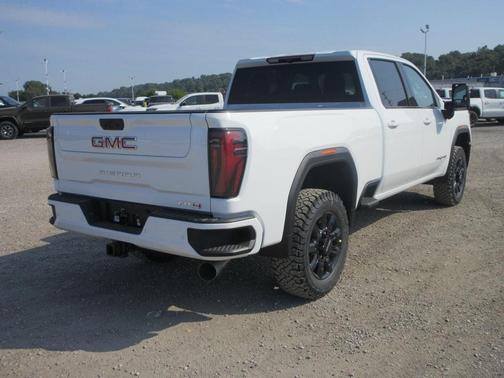 2025 GMC Sierra 2500 AT4