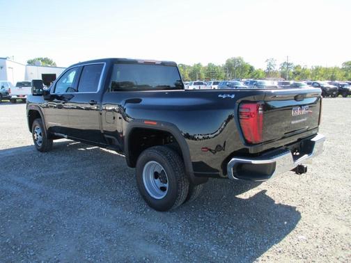 2026 GMC Sierra 3500 SLE