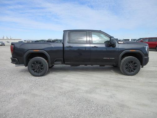 2025 GMC Sierra 2500 AT4