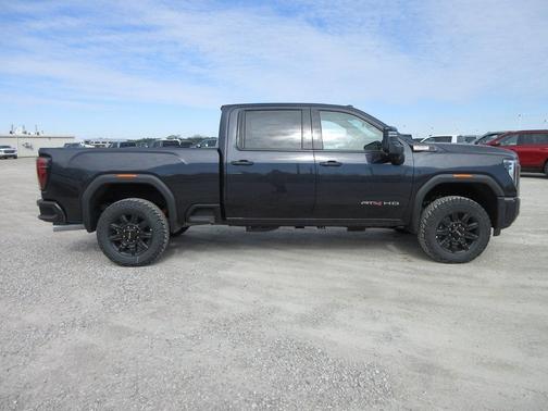 2025 GMC Sierra 2500 AT4
