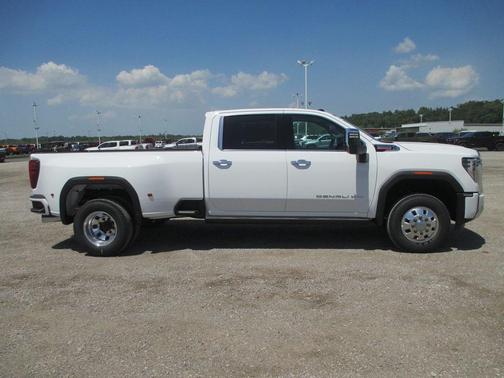 2025 GMC Sierra 3500 Denali