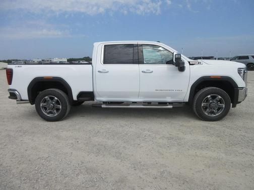 2025 GMC Sierra 2500 SLT