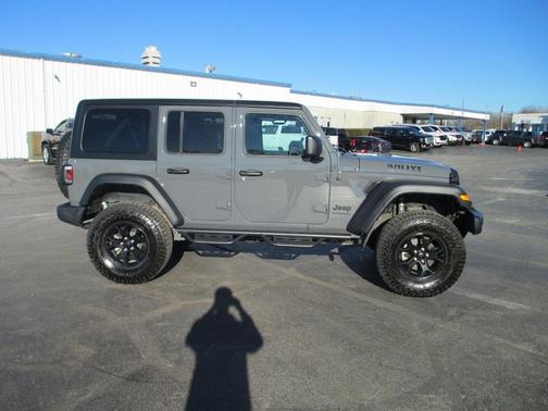 2022 Jeep Wrangler Unlimited Sport