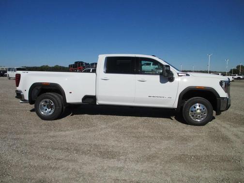 2026 GMC Sierra 3500 SLE