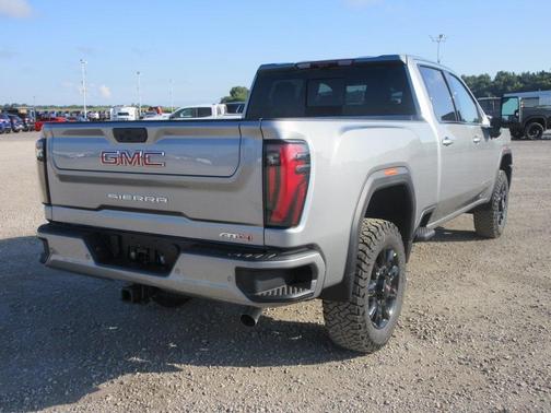 2025 GMC Sierra 2500 AT4