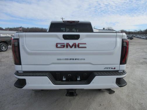 2025 GMC Sierra 2500 AT4