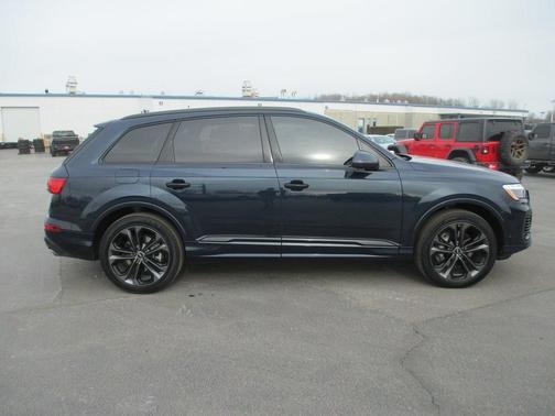 2025 Audi Q7 55 Premium Plus