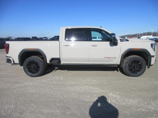 2026 GMC Sierra 2500 AT4