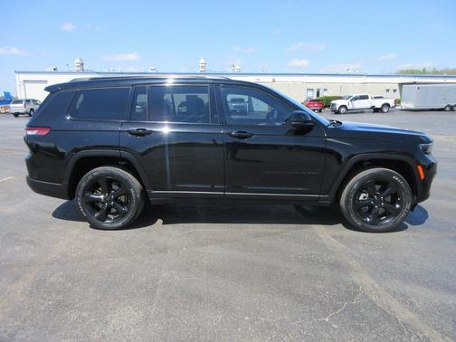 2022 Jeep Grand Cherokee L Laredo