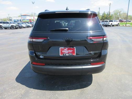 2022 Jeep Grand Cherokee L Laredo