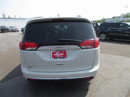 2019 Chrysler Pacifica Touring-L Plus