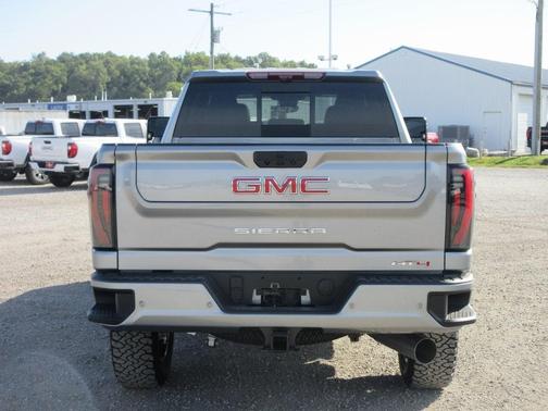 2025 GMC Sierra 2500 AT4