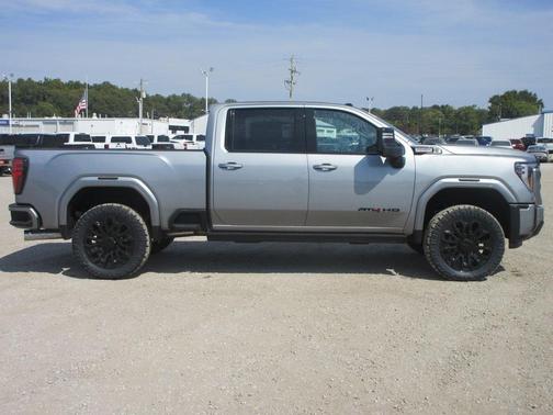 2025 GMC Sierra 2500 AT4