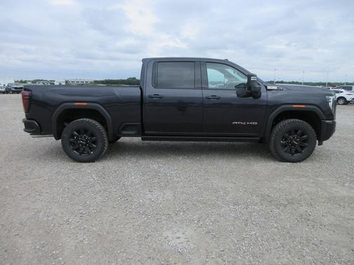 2025 GMC Sierra 2500 AT4