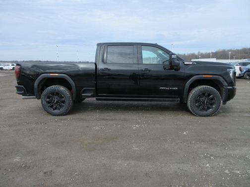 2025 GMC Sierra 2500 AT4