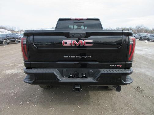 2025 GMC Sierra 2500 AT4