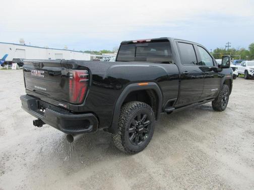 2025 GMC Sierra 2500 AT4