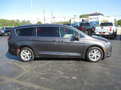 2020 Chrysler Pacifica Touring-L Plus
