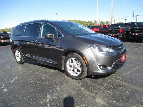 2020 Chrysler Pacifica Touring-L Plus