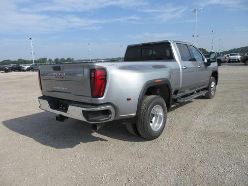 2025 GMC Sierra 3500 SLT