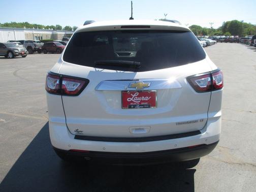 White Diamond Tri-Coat 2015 Chevrolet Traverse 2LT