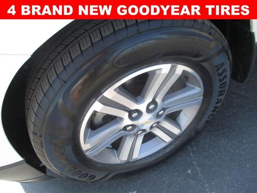 White Diamond Tri-Coat 2015 Chevrolet Traverse 2LT