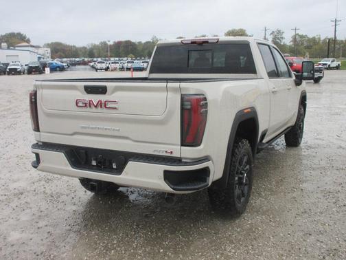 2026 GMC Sierra 2500 AT4