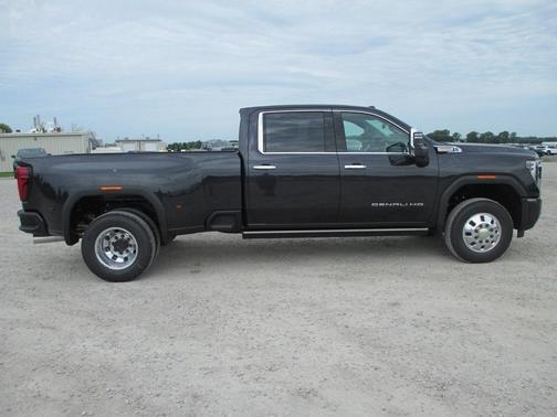 2025 GMC Sierra 3500 Denali