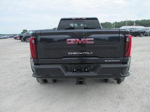2025 GMC Sierra 3500 Denali