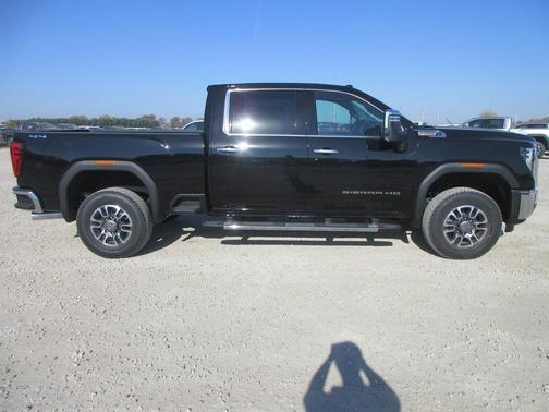 2026 GMC Sierra 2500 SLT