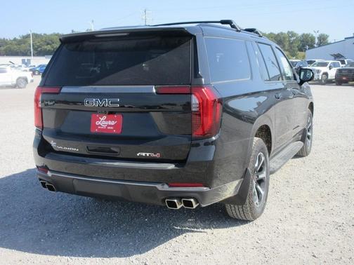 2025 GMC Yukon XL AT4