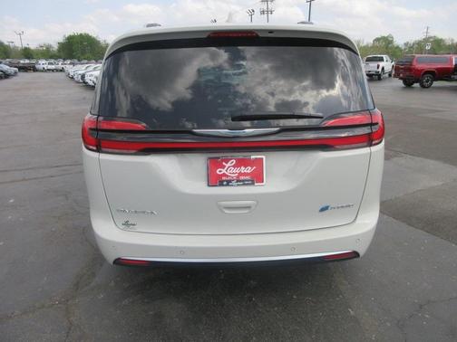 2021 Chrysler Pacifica Hybrid Pinnacle
