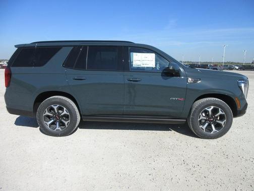 2025 GMC Yukon AT4