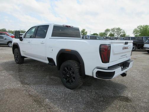2025 GMC Sierra 2500 AT4