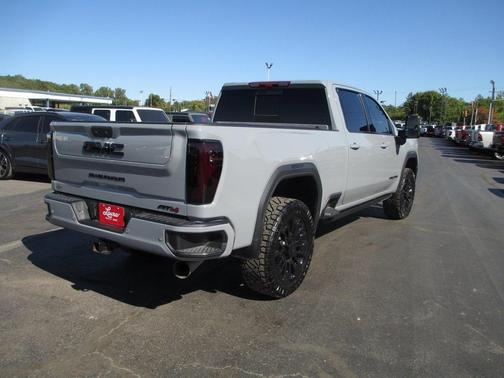 2025 GMC Sierra 2500 AT4