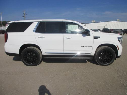 2025 GMC Yukon Elevation