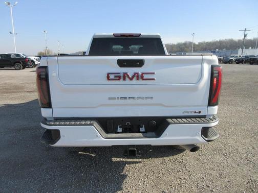 2025 GMC Sierra 2500 AT4