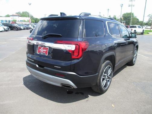 2021 GMC Acadia SLT