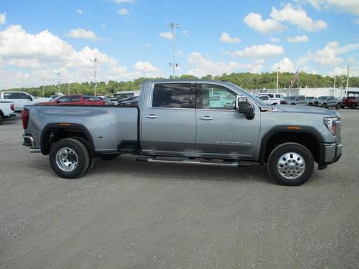 2026 GMC Sierra 3500 SLT